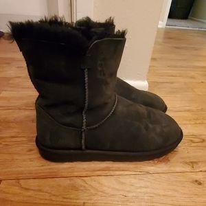 Black ugg boots